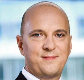 Andrzej Kozłowski prezes zarządu spółki Emitel SA, najważniejszego operatora naziemnej infrastruktury radiowo-telewizyjnej w Polsce, zatrudniającego ok. 450 osób