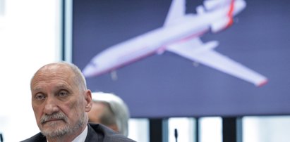 Macierewicz o katastrofie smoleńskiej: Przyczyną była eksplozja. Ślady materiałów wybuchowych potwierdziły laboratoria polskie i zagraniczne