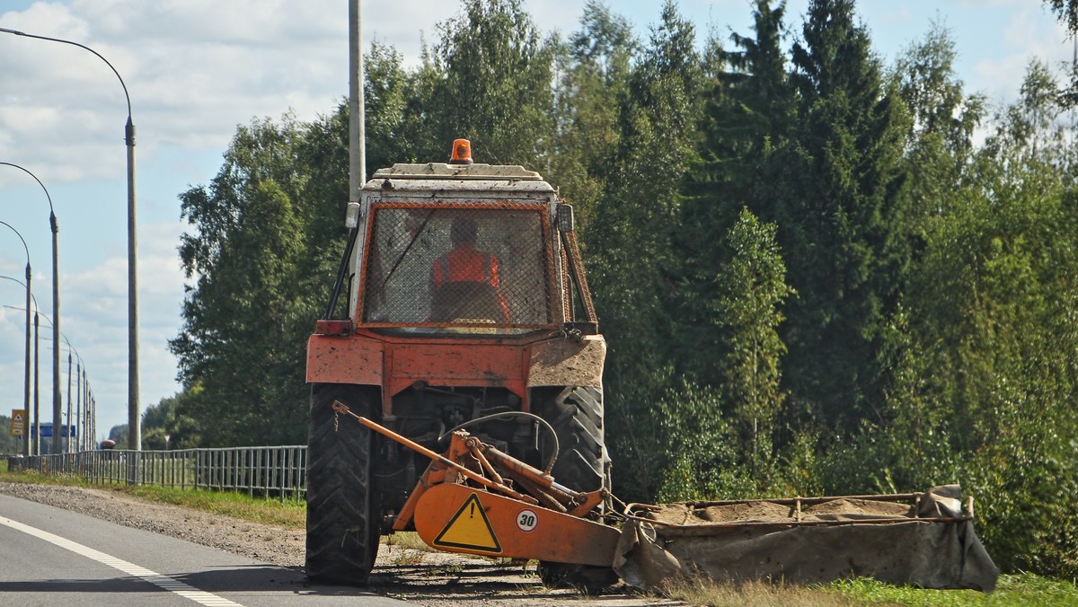 Kosił trawę. Nie zauważył, że leży w niej człowiek