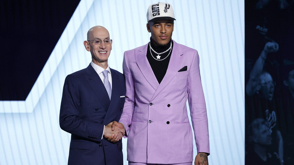 Jeremy Sochan i Adam Silver