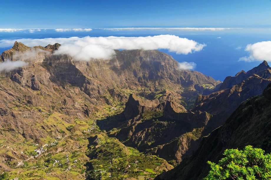 Cabo Verde, czyli Wyspy Zielonego Przylądka, to rejon wolny od huraganów, w którym żeglowanie jest prawdziwą przyjemnością.