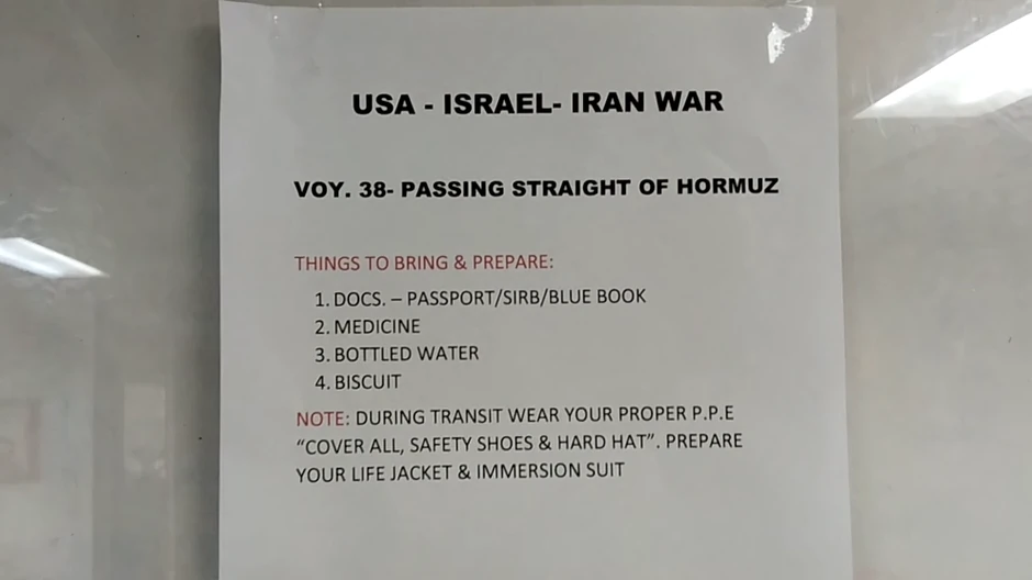 Uputstvo za ponašanje posade u slučaju napada između 25. i 26. februara, tokom prolaska kroz Ormuski moreuz. Pasoš, lekovi, flaširana voda i biskviti su obavezni, uz prsluke za spasavanje i ostalu opremu. | Foto: Privatna arhiva Srđana Jankovića