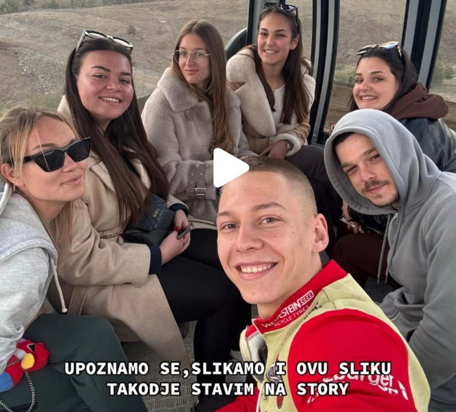 Aleksa i društvo iz gondole