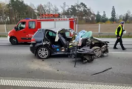 Golf najechał na ciężarówkę. Śmiertelny wypadek na A1