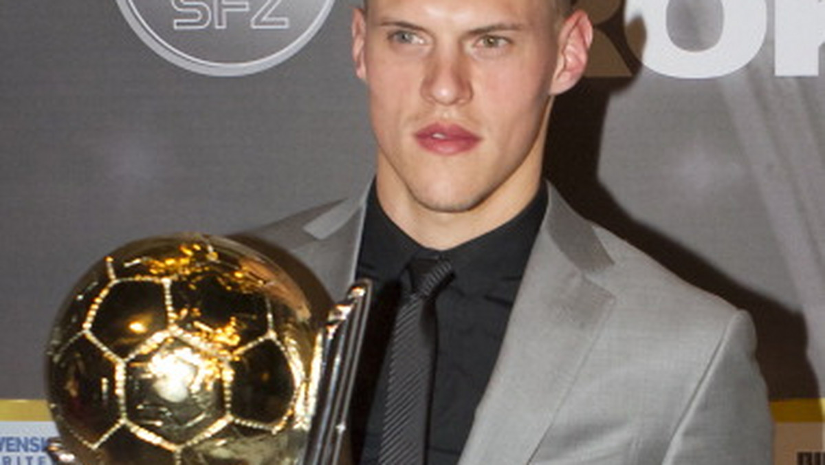 Martin Skrtel, środkowy obrońca Liverpoolu, na pewno nie jest sztywniakiem. Piłkarz oprócz tego, że świetnie gra w piłkę nożną, potrafi się też obchodzić z piłeczką do tenisa.