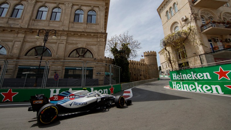 Gp Azerbejdzanu Siergiej Sirotkin Uszkodzil Bolid Tuz Po Starcie F1