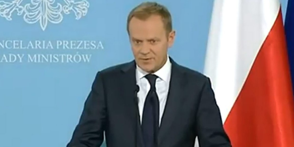 Donald Tusk śpiewa hit disco polo