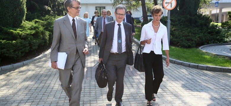 Sędziowie wybrani do TK w grudniu i kwietniu odmawiają spotkania z Komisją Wenecką