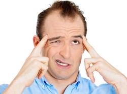 "Przypominają roztrzepanie, zapominanie" - pierwsze objawy alzheimera