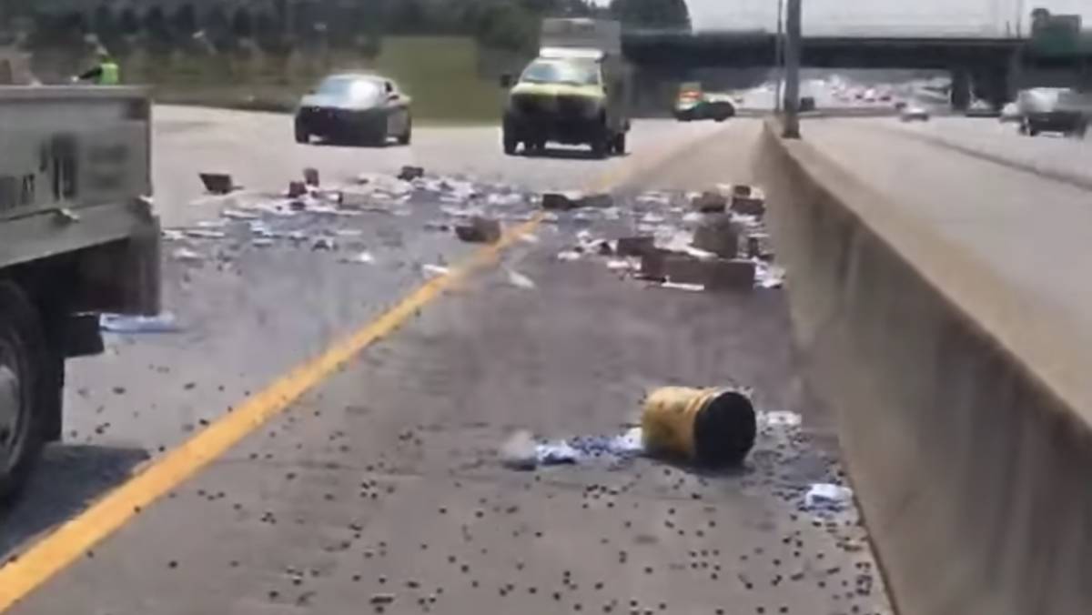 Kostki do gry zasypały autostradę