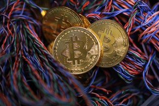 Kiedy kupować bitcoiny, żeby zarobić? Amerykańscy naukowcy znaleźli odpowiedź