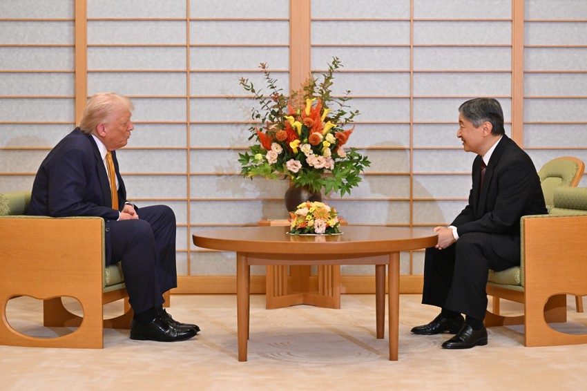 Donald Tramp i car Naruhito