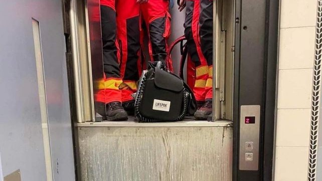 lift, mentő, allergia, sürgősségi