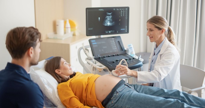 Mennyi esélyem van természetes szülésre császármetszés után? Az orvos válaszol