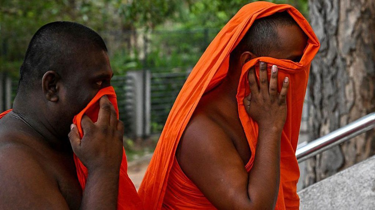 Dvojica uhapšenih monaha izvedeni su pred sud u nedelju | Foto: AFP via Getty Images