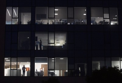 Czas pracy w Polsce rośnie. Ile minut więcej pracujemy dziś niż dekadę temu?