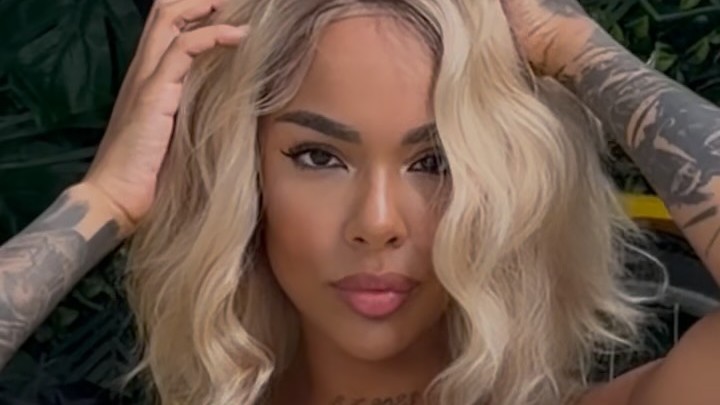 Česká influencerka, podnikateľka a zápasníčka MMA Angie Mangombe.