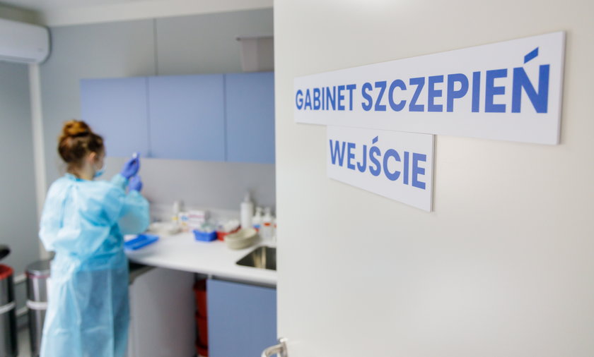 Zakrzepica po szczepionkach. Polscy eksperci mówią o możliwych powodach.