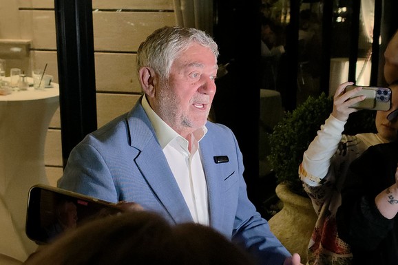 "ČUO SAM SE SA KEMIŠEM, IZBORIĆE SE ONA SA OVIM" Radiša Urošević progovorio o zdravstvenom stanju Zorice Brunclik: "On je optimista" (Video)