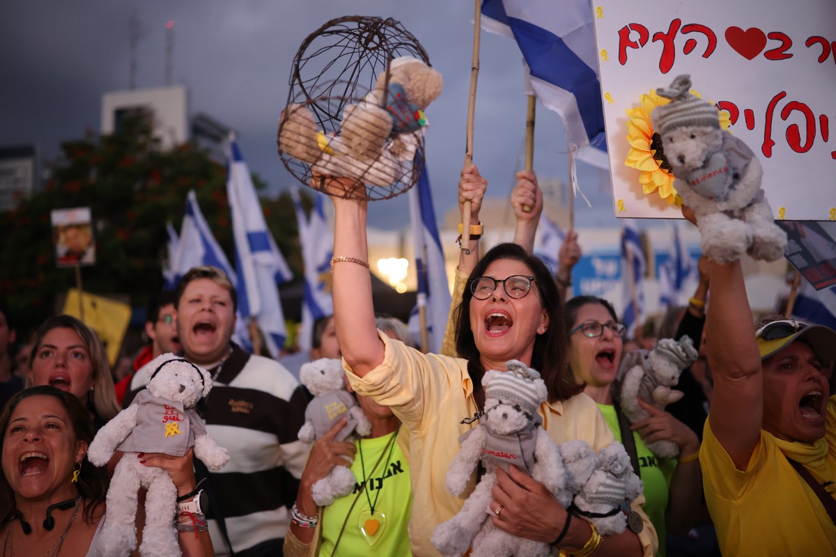 Israelis gather as hostages held by Hamas set to be released