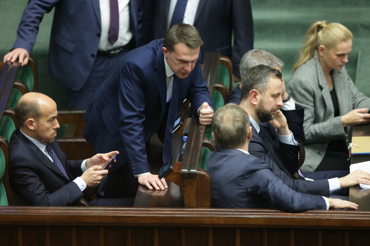 Nieoficjalnie: liderzy KO zdecydowali. Powstanie jedna partia polityczna