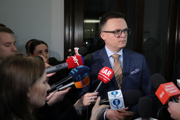 Marszałek Sejmu Szymon Hołownia zabrał głos na konferencji prasowej