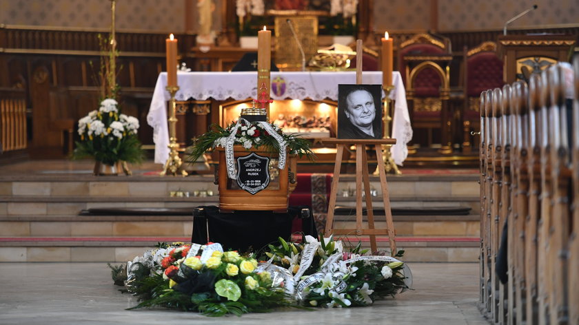 Pogrzeb Andrzeja Ruska w Katowicach. Był legendarnym basistą