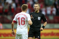 Sędzia skrzywdził Polaków. Nie podyktował ewidentnego rzutu karnego