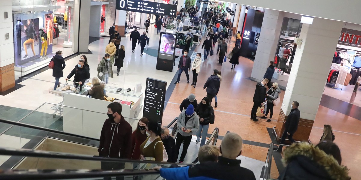 Koronawirus i obostrzenia po 28 kwietnia. Otwarcie sklepów w galeriach 