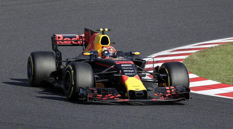 Max Verstappen marad a Red Bullnál /Fotó: AFP