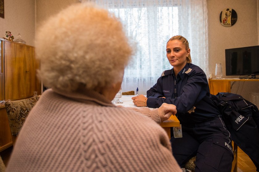 Oszust nabiera seniorów