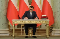 Dwutygodniowy rząd Morawieckiego stoi kobietami