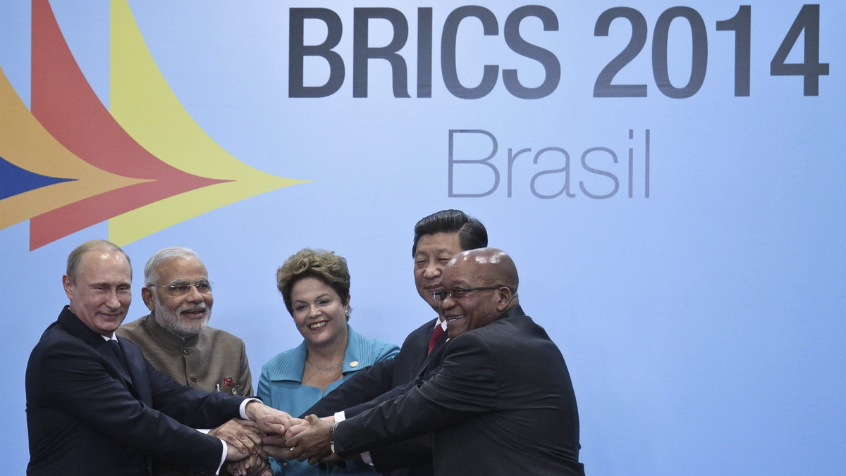 Ministrowie finansów i szefowie banków rozwojowych państw BRICS (Brazylia, Rosja, Indie, Chiny i RPA) podpisali we wtorek w brazylijskiej Fortalezie porozumienia w sprawie utworzenia wspólnego banku rozwoju i funduszu rezerwowego.