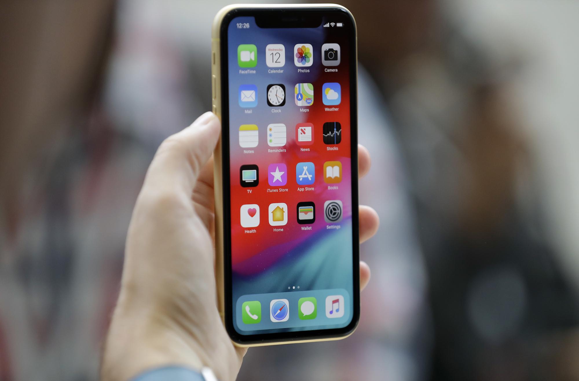 9 reasons you should buy the $1,000 iPhone XS instead of the more