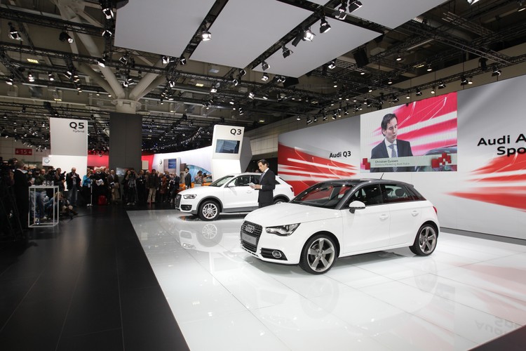 Salon samochodowy w Bolonii