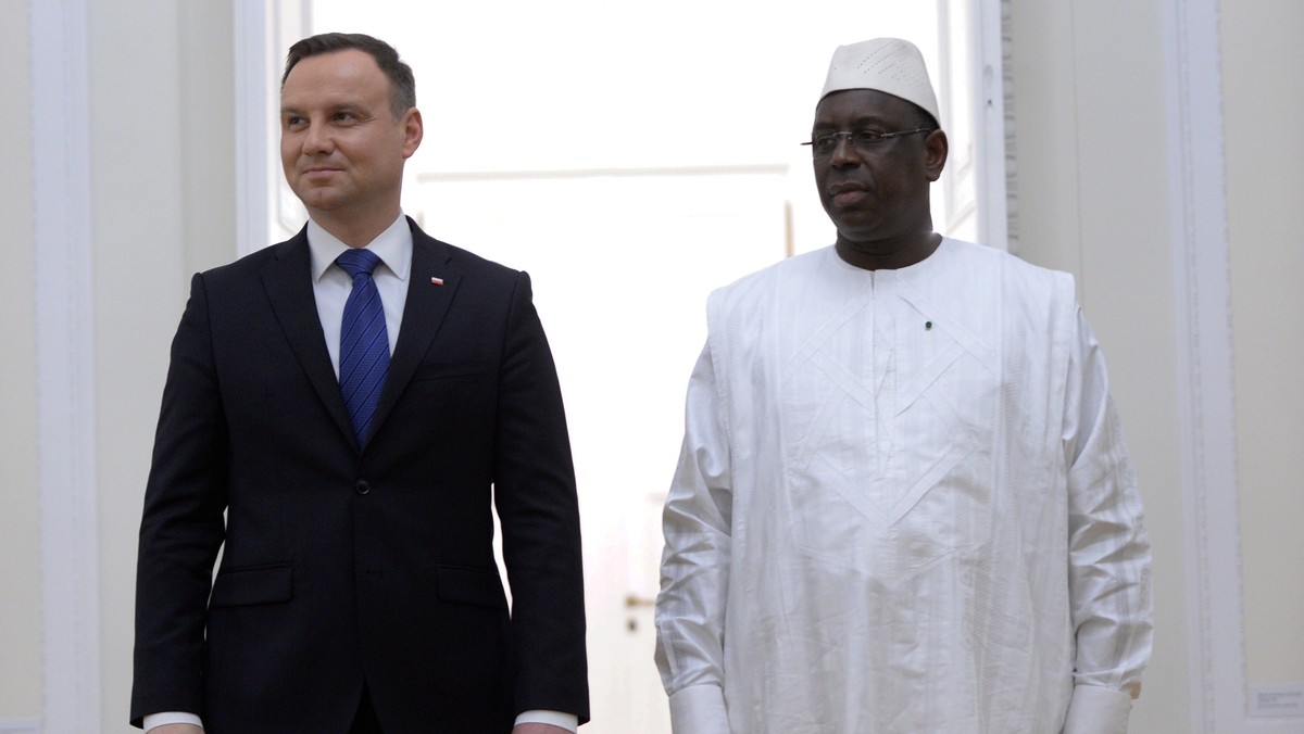 Wizyta prezydenta Senegalu w Polsce da silny impuls do jeszcze żywszej współpracy gospodarczej między naszymi krajami – podkreślił prezydent Andrzej Duda podczas oficjalnego obiadu wydanego na cześć przebywającego w Polsce prezydenta Senegalu Macky'ego Salla.