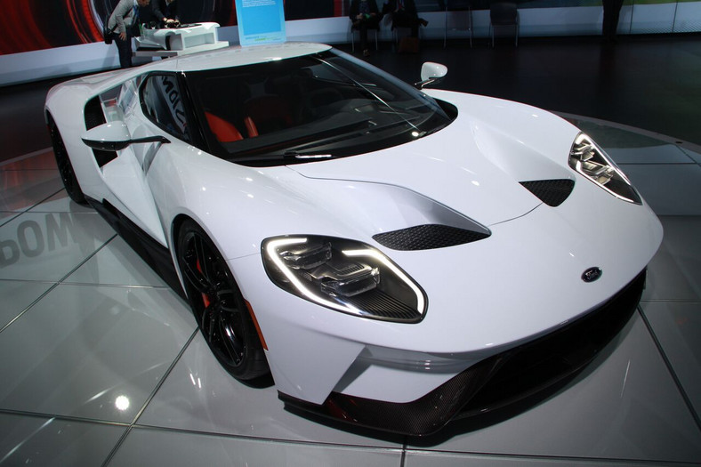 Detroit 2016 - Ford GT Gorilla Glass