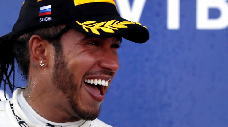 Lewis Hamilton nagy fölénnyel vezet összetettben, már aligha bukja el a világ-bajnoki címet / Fotó: MTI EPA Yuri Kochetkov