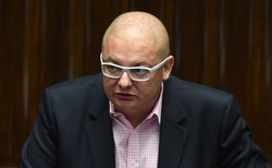 Michał Kamiński kpi z prezesa PiS: Mamy naczelnika państwa, którego możemy nazwać Zosią Samosią [WIDEO]