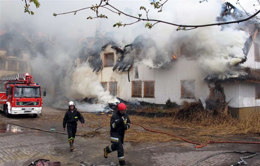 Potężny pożar strawił hotel. FOTO