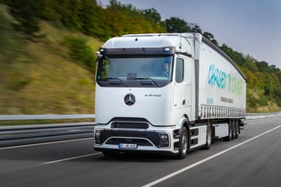 Ta elektryczna ciężarówka to wyzwanie dla Tesli. Mercedes przedstawił eActros 600