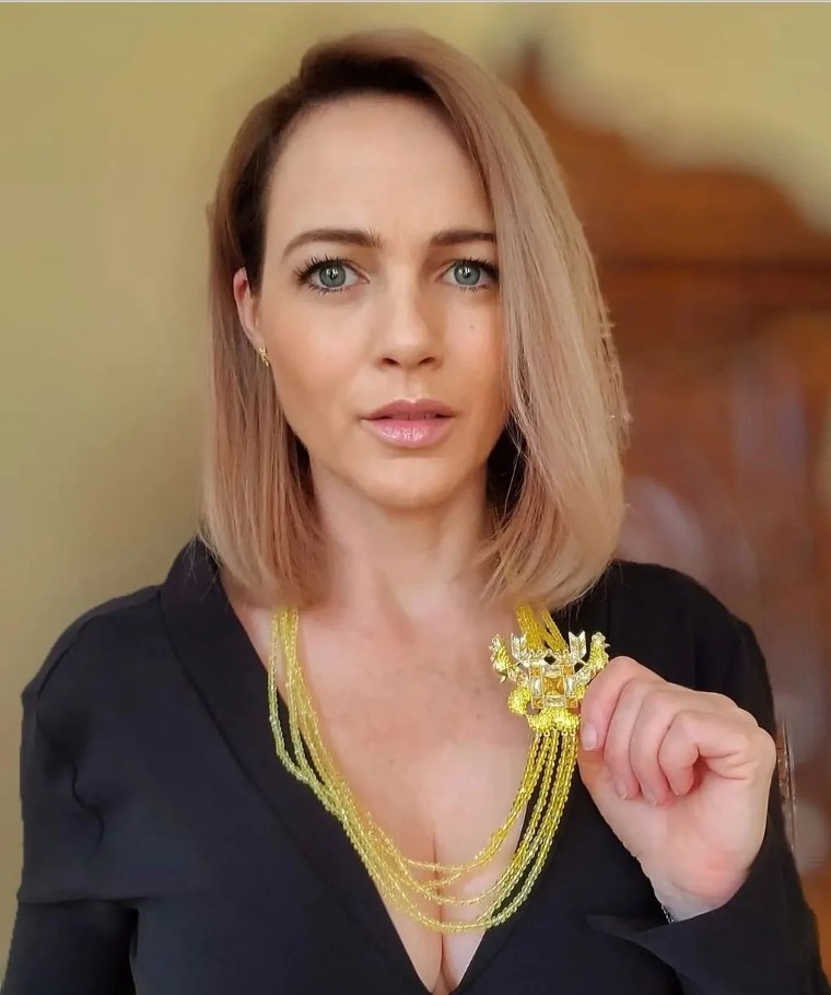 Adriana Poláková dala zbohom Slovenku a je z nej zámocká pani. 