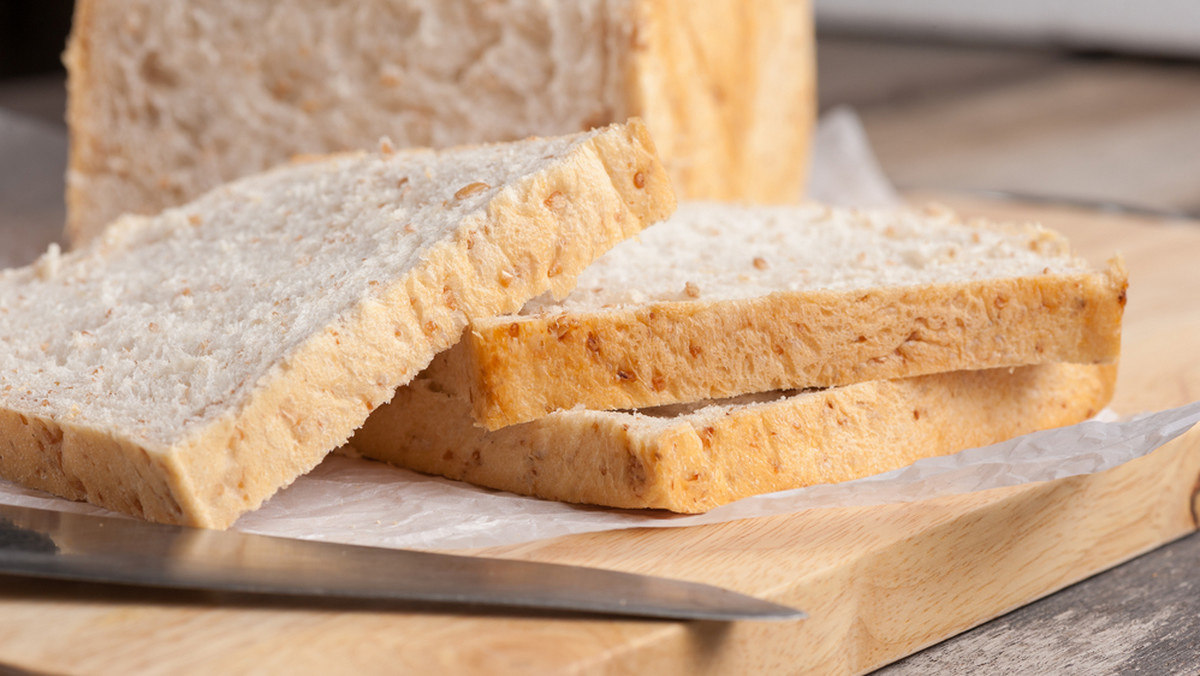 Jak przedłużyć świeżość chleba? Oto prosty i skuteczny trik