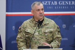 Generał Kukuła: Nie ufamy Białorusi. Chciała zdjąć z siebie odpowiedzialność