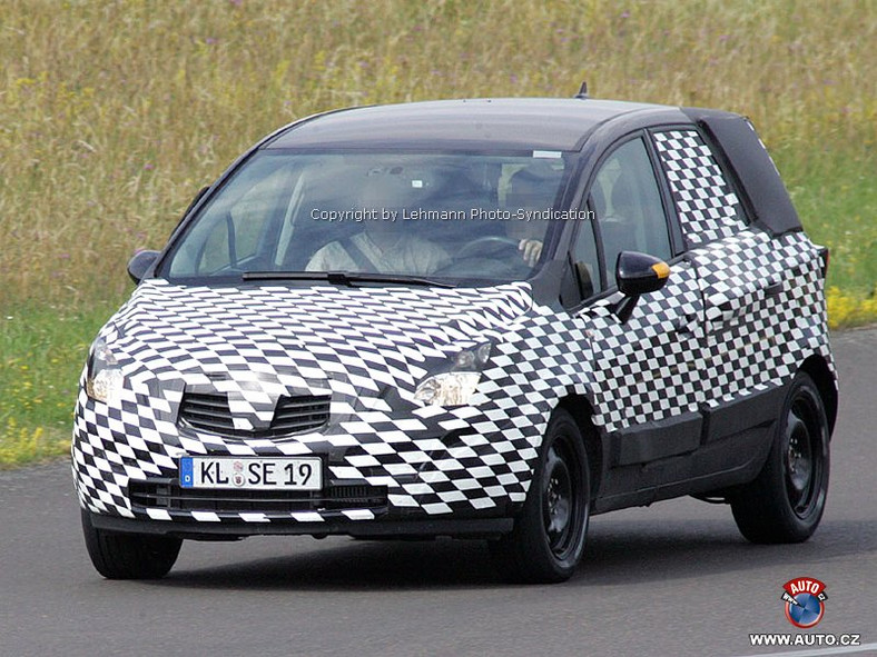 Zdjęcia szpiegowskie: Opel Meriva – kolejne zdjęcia małego MPV