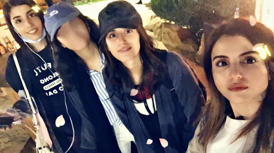 Manehel, Mirjam i Favzija