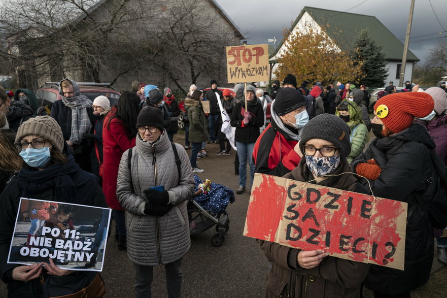 Michałowo. Demonstracja przed placówką Straży Granicznej