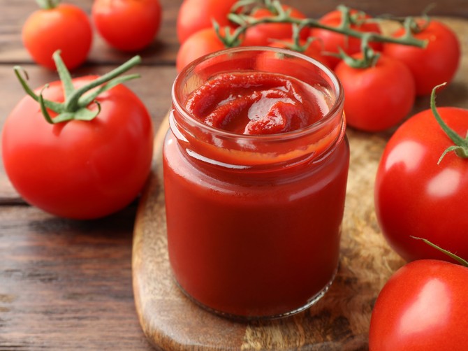 Recept za domaći kečap bez konzervansa i aditiva: Savršeno je gust i ukusniji od kupovnog