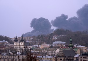 Pogođeno naftno postrejenje u Lavovu, Ukrajina