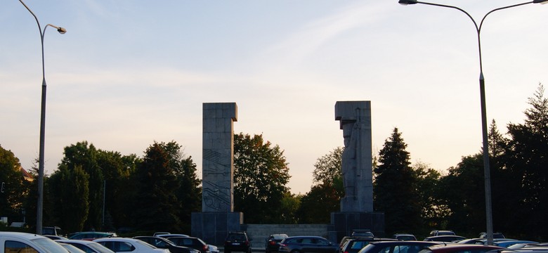 Resort Glińskiego krytykuje prezydenta Olsztyna. Kłótnia rządu z miastem o pomnik